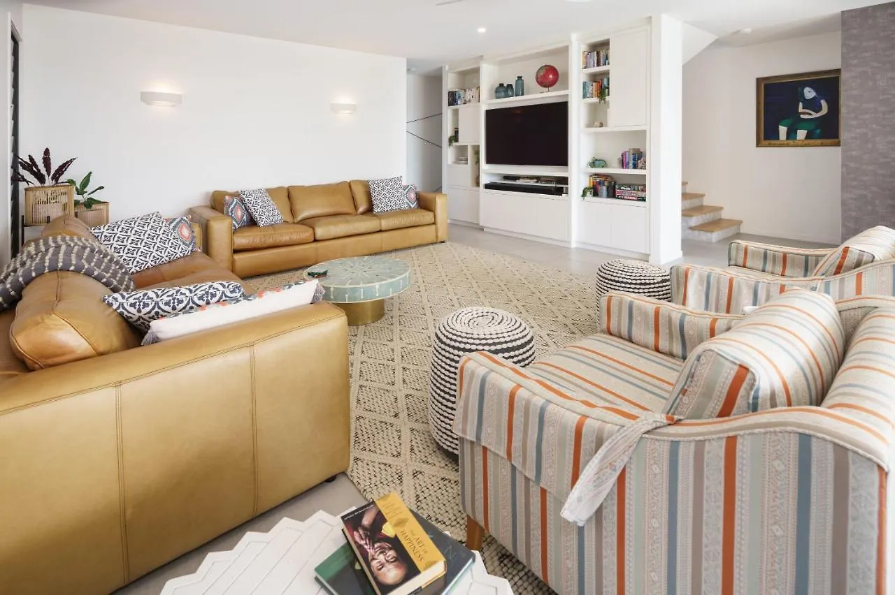 Moffat Beach Modern Oasis With Pool Caloundra