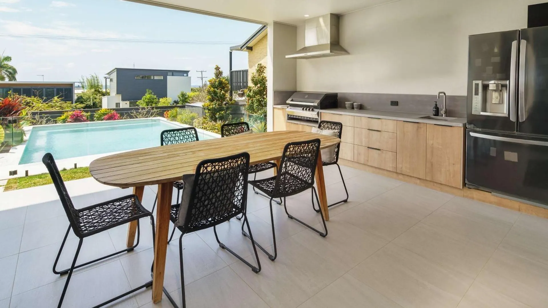Nyaraló Moffat Beach Modern Oasis With Pool Caloundra